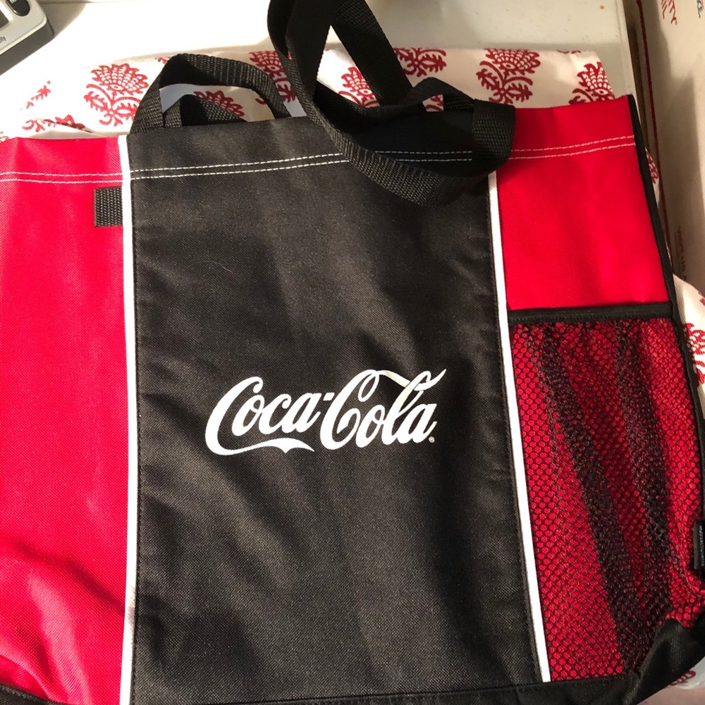 Nwot Coca- Cola tote bag w mess side pocket